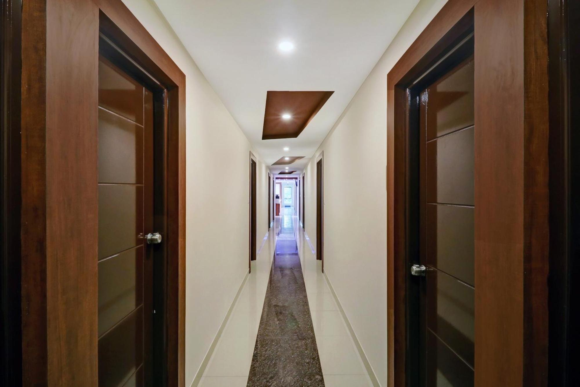 Super Hotel O Silver House Near Mantri Square Mall Bangalore Dış mekan fotoğraf