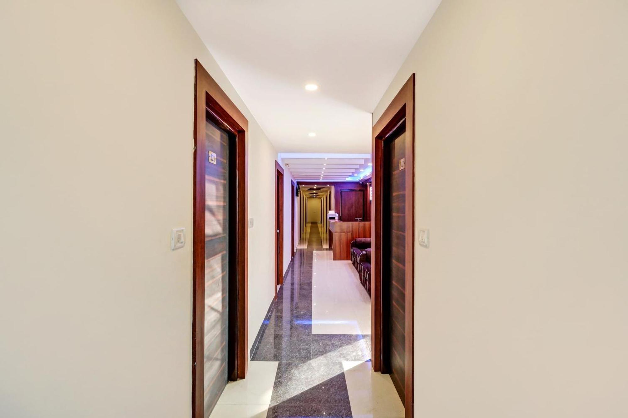 Super Hotel O Silver House Near Mantri Square Mall Bangalore Dış mekan fotoğraf